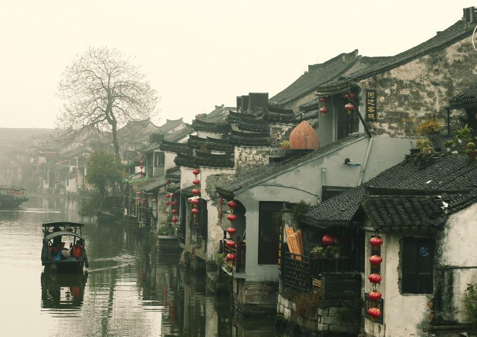 特朗普强势回归，吓坏两国领导人，唯一能阻止他的，只剩一个地方